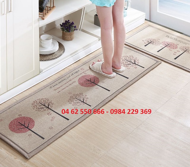 Tấm thảm dài nhà bếp này sẽ là sự lựa chọn hoàn hảo để trang trí không gian bếp của bạn. Với kích thước lớn, bạn có thể dễ dàng sử dụng sản phẩm để bảo vệ và làm sạch không gian bếp, đồng thời mang lại vẻ đẹp đặc biệt cho không gian nhà bếp của mình.